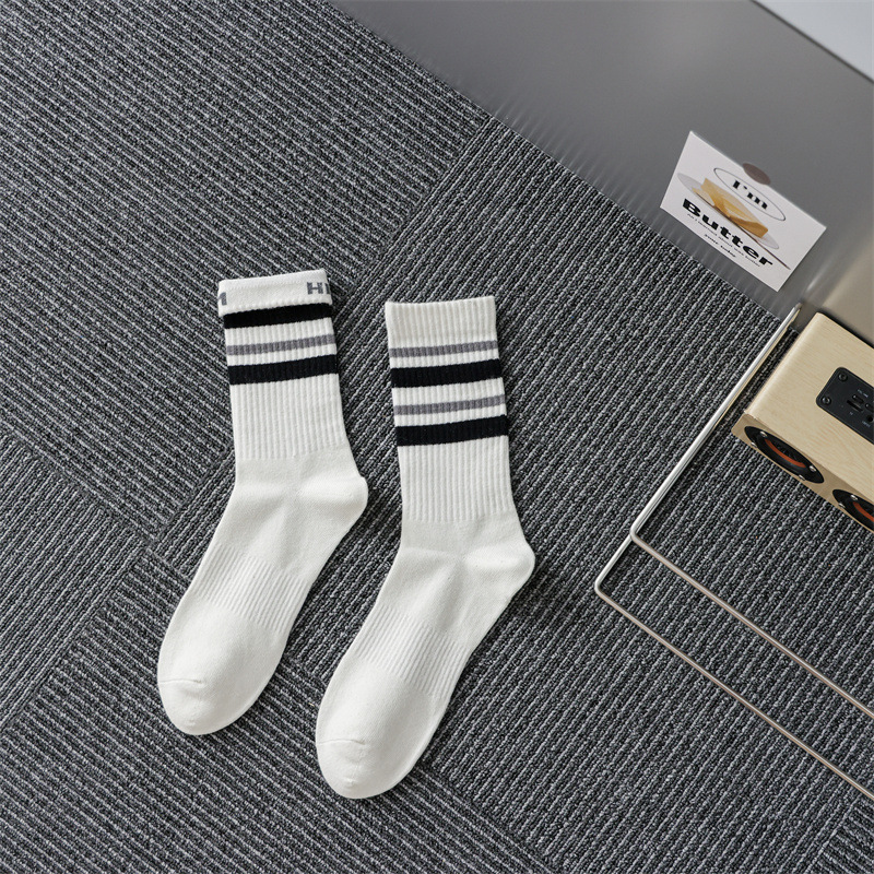 Fashion comfortable sports basketball unisex socks black trade socks custom-副本