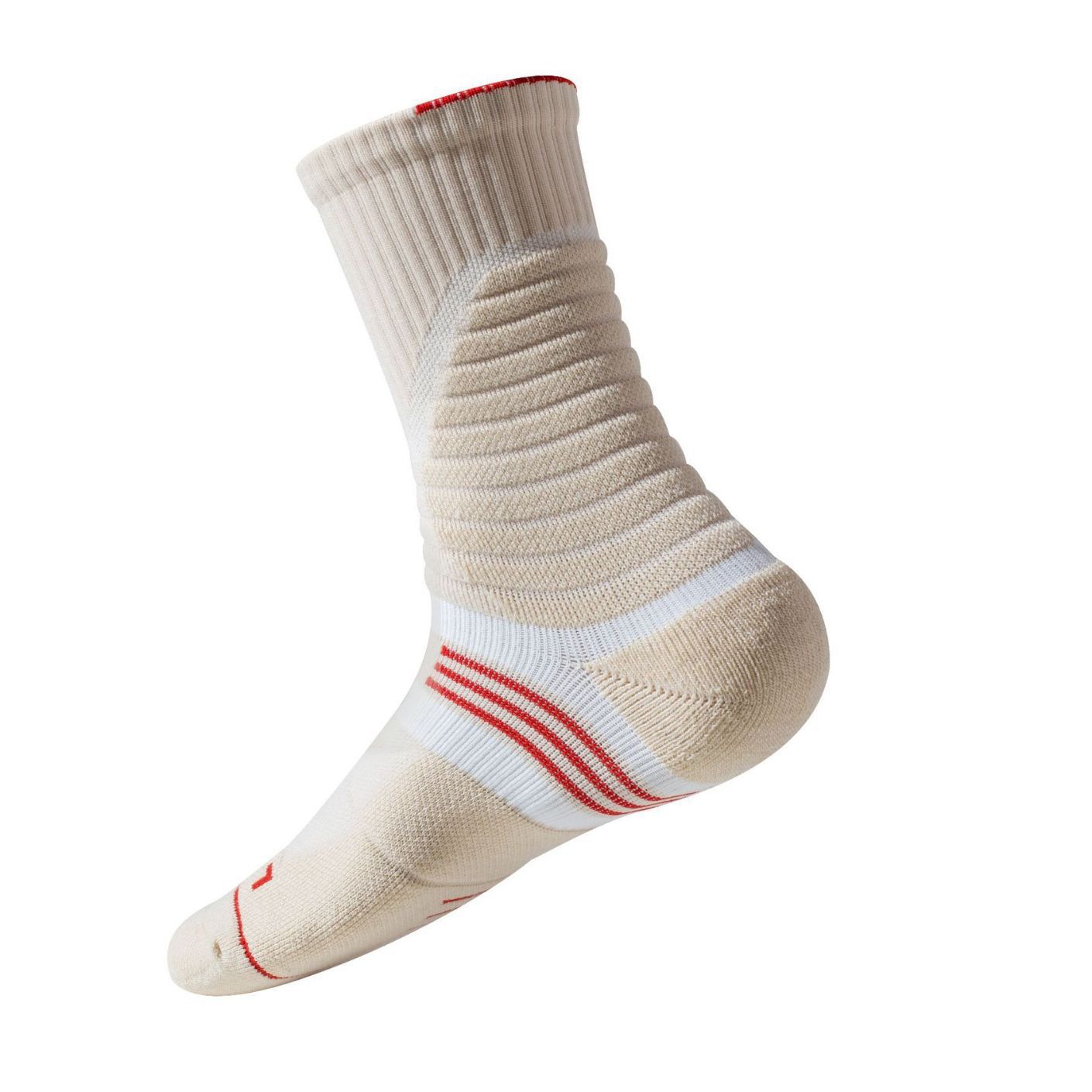 Les hommes en tricot portent des chaussettes de basket-ball d'élite, des chaussettes de course, des chaussettes de sport