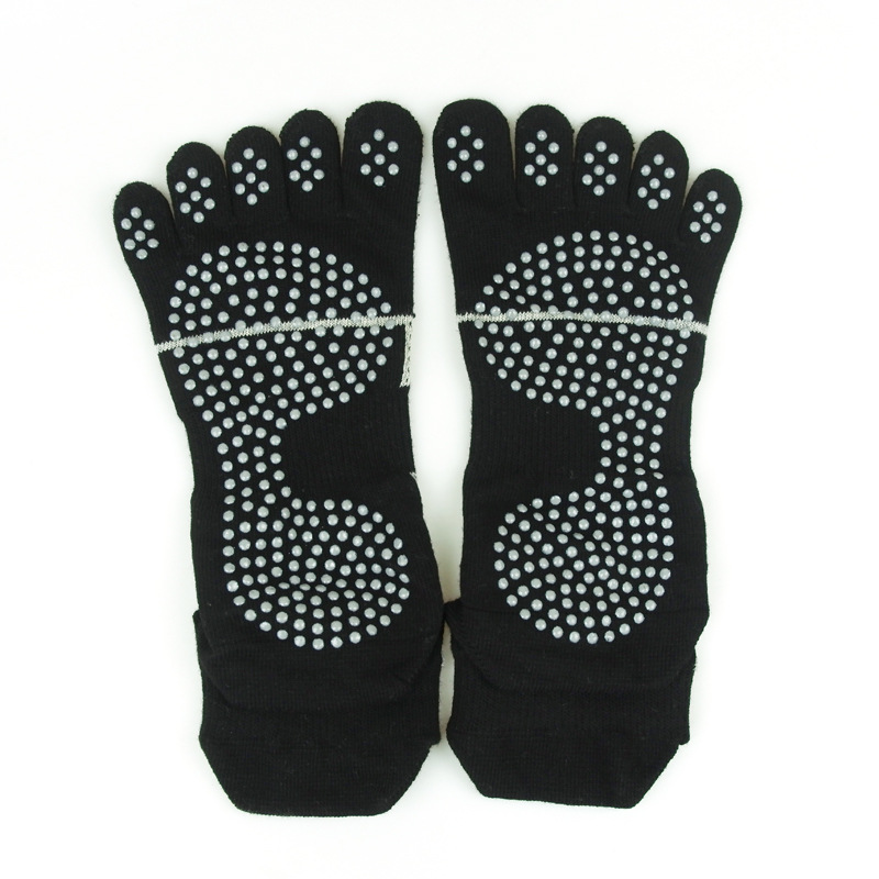 Sports five toe socks silicone grip soft pilates custom logo ankle socks with grips