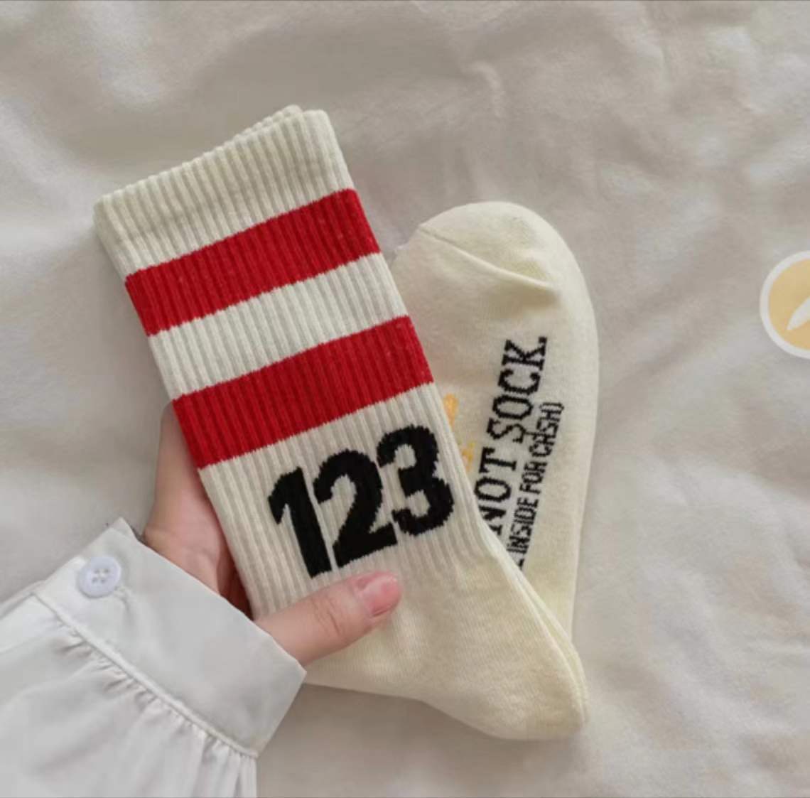 fashion design logo jacquard knitted custom athletic striped cotton sport socks