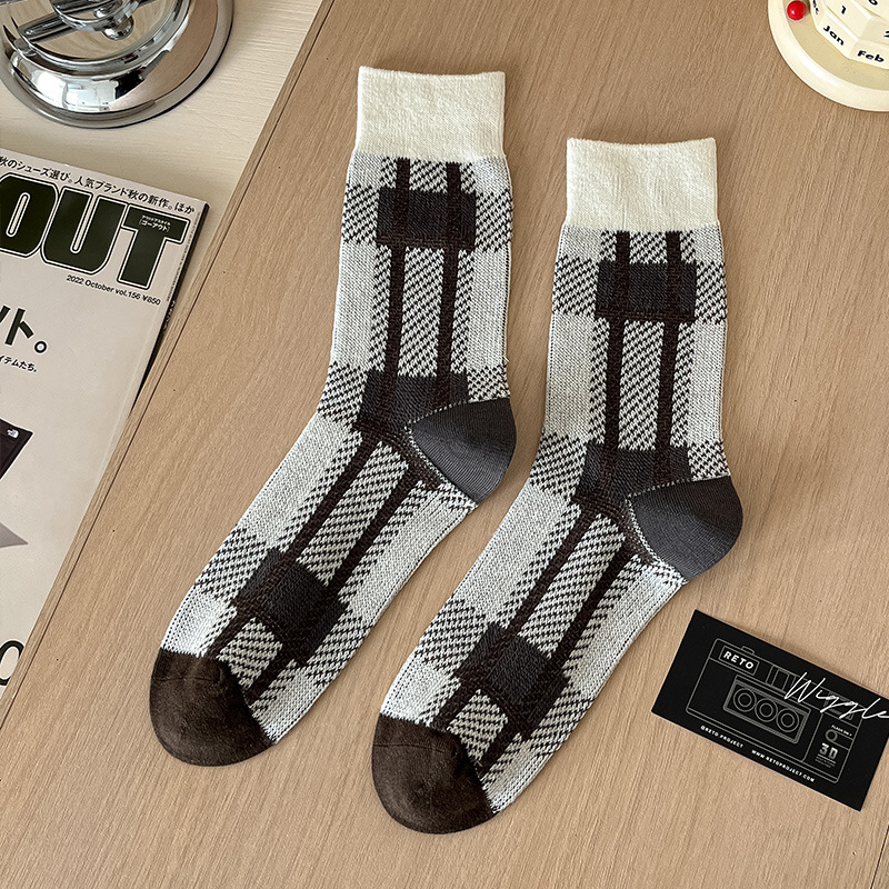 Fashion Design Casual Comfortable Breathable Check Socks Cotton Striped Plaid Socks